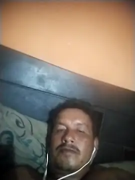 colombiano198720 online show from October 2, 1:45 am