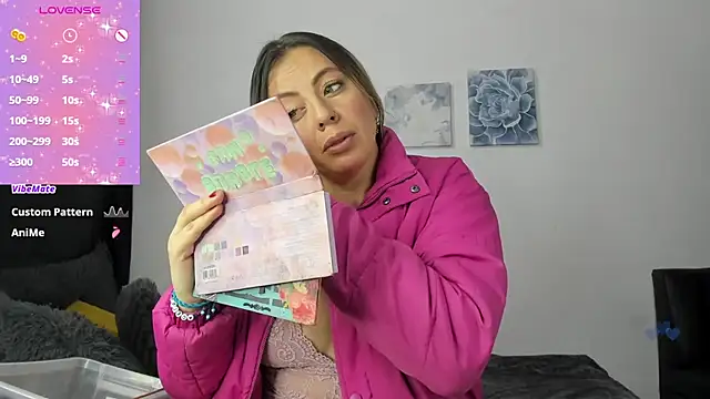 ArianaWil online show from October 9, 9:02 pm