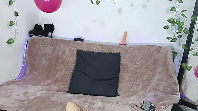 Snapshot of LupinkDemian chatting on June 10, 12:48 pm LupinkDemian online show from June 10, 12:48 pm