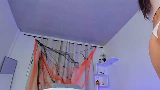 Selenafox 0 online show from October 13, 2:00 am