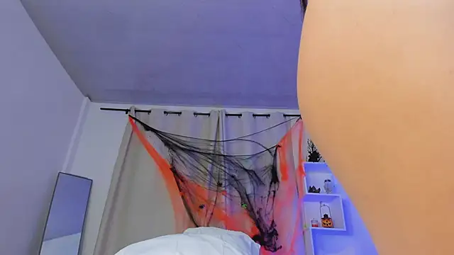 Selenafox 0 online show from October 30, 2:13 am