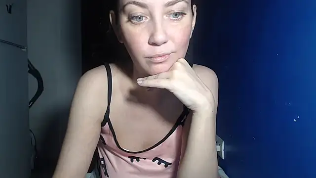 petite danielle online show from July 13, 7:27 pm