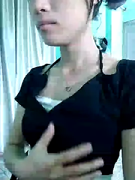 Snapshot of Ly-ny chatting on September 27, 6:51 am Ly-ny online show from September 27, 6:51 am