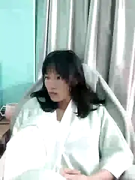 Snapshot of Ly-ny chatting on October 23, 7:18 am Ly-ny online show from October 23, 7:18 am