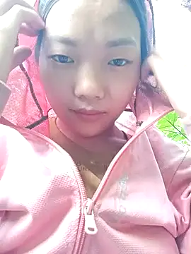 Snapshot of Ananine chatting on October 19, 8:37 am Ananine online show from October 19, 8:37 am