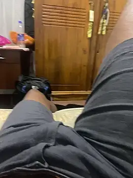 Snapshot of Senurak99 chatting on December 18, 2:45 pm Senurak99 online show from December 18, 2:45 pm