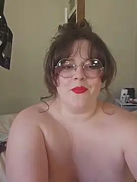 Snapshot of BBWLiLoo chatting on April 23, 11:53 am BBWLiLoo online show from April 23, 11:53 am
