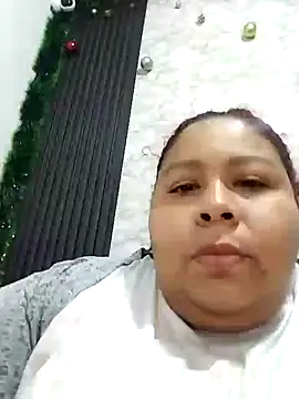 andrealopez1607  online show from November 28, 5:21 am