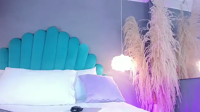 AlassiaHocthner online show from October 16, 12:28 pm