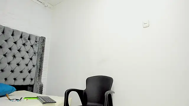 DOUGLAS 099 online show from October 1, 1:39 pm