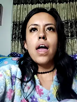 Snapshot of Queen_Ashly chatting on December 4, 2:32 am Queen Ashly online show from December 4, 2:32 am