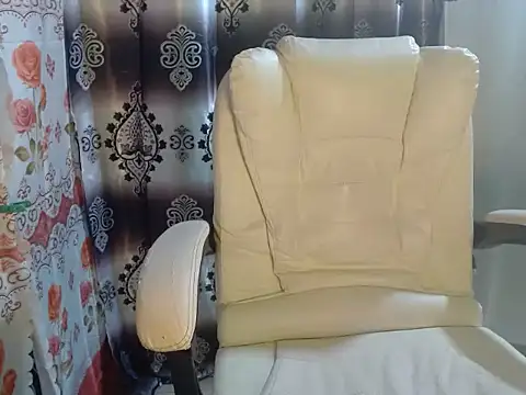 Snapshot of Sexy_Mama_Teresa chatting on April 15, 2:13 pm Sexy Mama Teresa online show from April 15, 2:13 pm