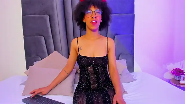 Snapshot of sophie_rojas chatting on October 31, 10:44 pm sophie rojas online show from October 31, 10:44 pm