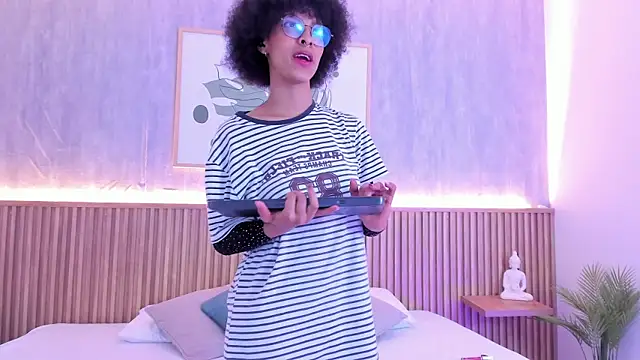 Snapshot of sophie_rojas chatting on November 5, 3:28 am sophie rojas online show from November 5, 3:28 am