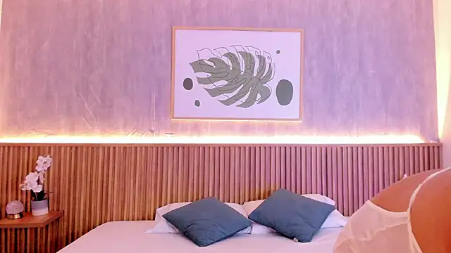 Snapshot of sophie_rojas chatting on November 19, 3:28 am sophie rojas online show from November 19, 3:28 am