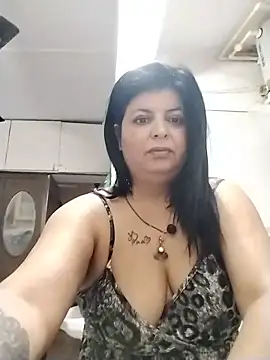 Snapshot of Jann_Riya333 chatting on May 24, 4:39 am Jann Riya333 online show from May 24, 4:39 am