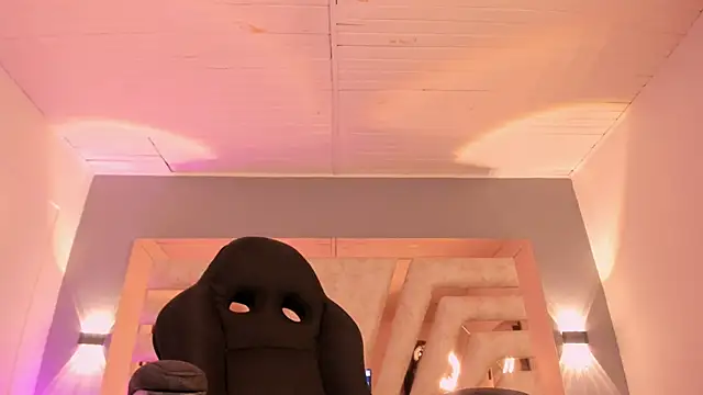 BellaBoobs  online show from April 8, 7:47 pm