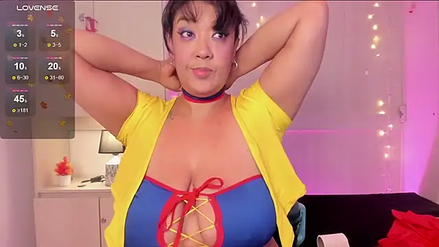 Snapshot of VickyRuiz_ chatting on June 17, 8:10 pm VickyRuiz online show from June 17, 8:10 pm