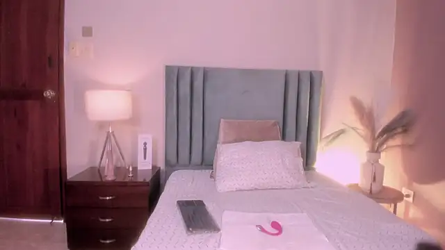 AmaraYasbel online show from April 20, 6:20 pm