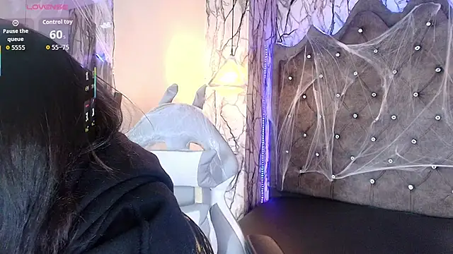 Zami Escobar of online show from November 1, 8:11 pm