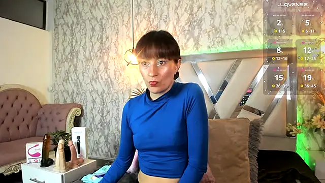 Candy Hott7 online show from December 14, 2:44 pm