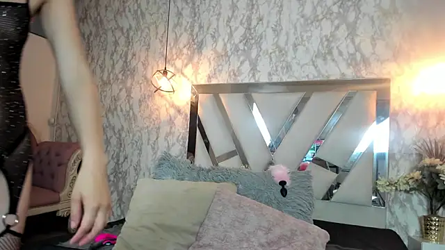 Candy Hott7 online show from February 15, 8:05 pm