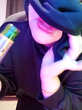 lilyan12 online show from April 24, 11:18 pm