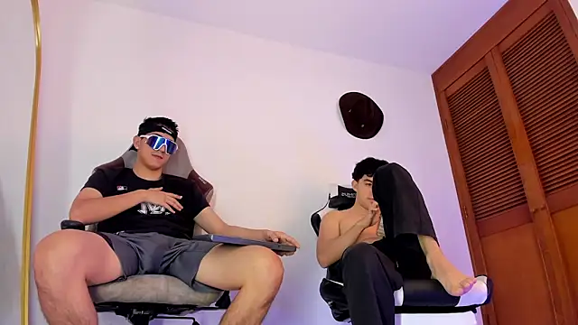 sotooliver3 online show from November 13, 5:12 pm