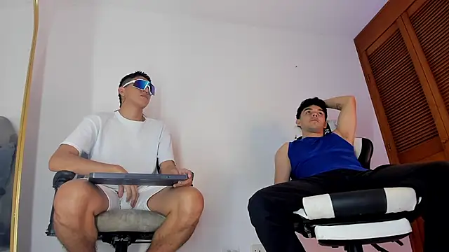 sotooliver3 online show from January 11, 7:52 pm