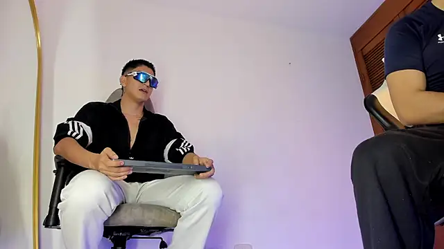 sotooliver3 online show from January 15, 10:02 pm