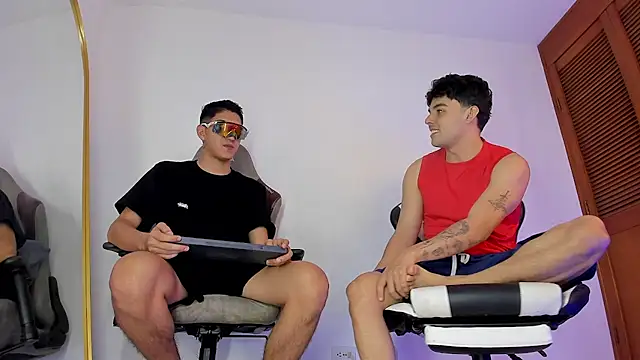 sotooliver3 online show from February 9, 8:35 pm