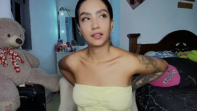 mia yireth online show from October 6, 12:52 am