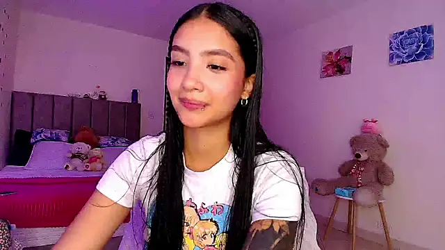 mia yireth online show from March 17, 8:34 pm