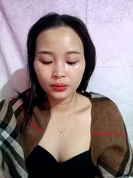 Lili lovely online show from November 15, 1:14 am