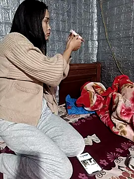 Lili lovely online show from December 3, 2:52 am