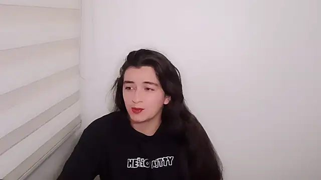 Snapshot of DanniG2000_ chatting on October 4, 3:26 am DanniG2000 online show from October 4, 3:26 am