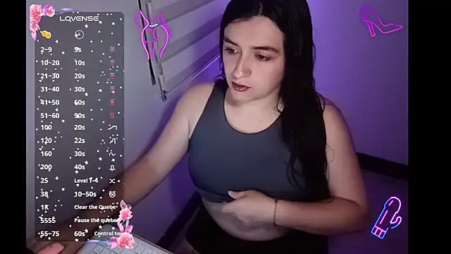 Snapshot of DanniG2000_ chatting on December 1, 3:33 am DanniG2000 online show from December 1, 3:33 am