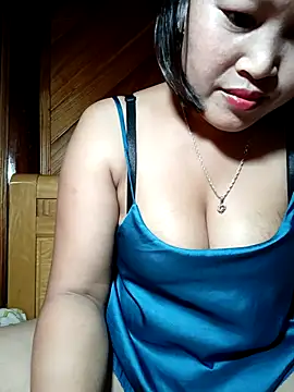 maycuc123 online show from October 14, 6:36 am