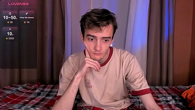 Snapshot of spider____man chatting on November 3, 3:13 pm spider man online show from November 3, 3:13 pm