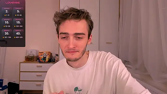 Snapshot of spider____man chatting on November 26, 5:03 pm spider man online show from November 26, 5:03 pm