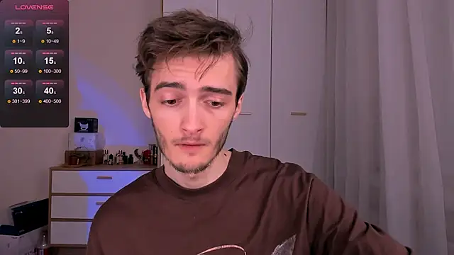 Snapshot of spider____man chatting on December 4, 3:54 pm spider man online show from December 4, 3:54 pm