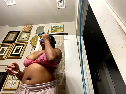 princesslivv online show from January 8, 4:37 am