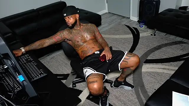 SLANGONDEMHOES online show from February 6, 1:03 pm