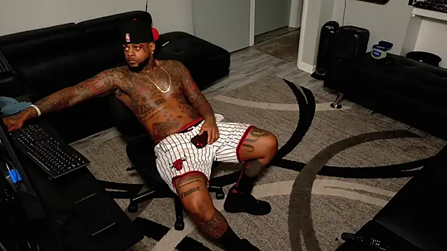 SLANGONDEMHOES online show from February 11, 6:13 pm