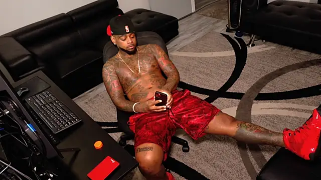 SLANGONDEMHOES online show from February 23, 4:15 pm