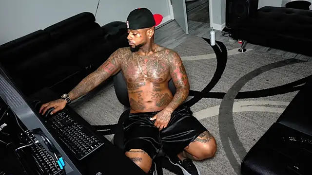 SLANGONDEMHOES online show from March 8, 4:38 am