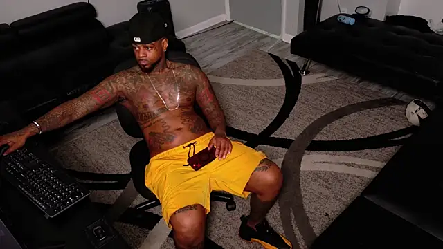 SLANGONDEMHOES online show from March 19, 7:18 pm