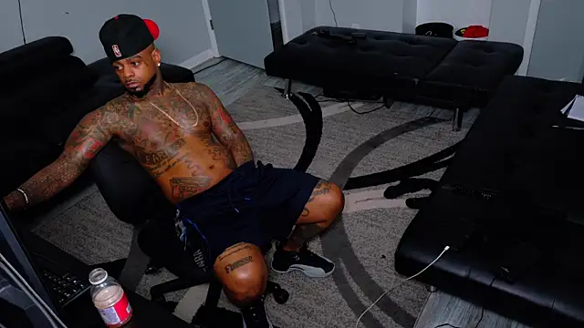 SLANGONDEMHOES online show from April 9, 6:30 am