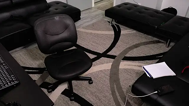 SLANGONDEMHOES online show from April 20, 5:26 pm