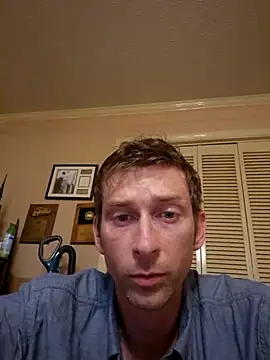 Snapshot of mresquared chatting on May 18, 3:57 am mresquared online show from May 18, 3:57 am